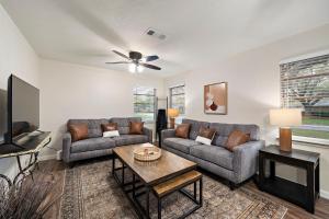 Χώρος καθιστικού στο Peaceful Abode in Convenient Baytown Location