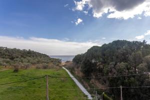 Gallery image of RENT HOUSE BEACH MIRTOFITO 8 km FROM PERAMOS in Elaiokhórion