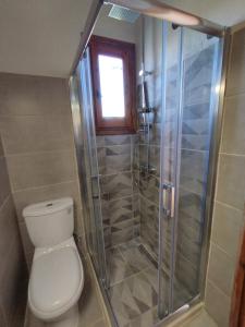 Koupelna v ubytování natura studios almyros