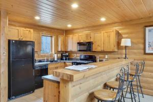Boyne Fallsにある816 Mountain Cabinのギャラリーの写真 +21枚の写真