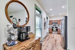 Fotografie z fotogalerie ubytování The Chicken Coop v destinaci Troy