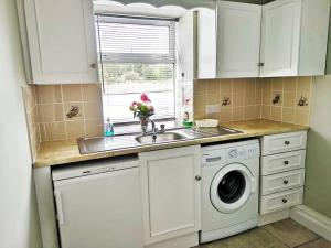 Fotografie z fotogalerie ubytování Woodmount Cottage v destinaci Ennistymon + 11 fotografií