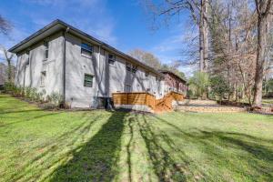 Κήπος έξω από το Modern Decatur Getaway about 8 Mi to Downtown Atlanta!