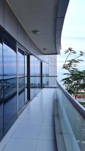 Балкон або тераса в Beachfront Home with Sea View - 2BR, 134m2