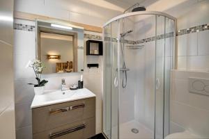 Koupelna v ubytování Résidence Le Refuge De L'hermine - Appartement La Terrasse - 8 Personnes - Morzine MAE-3951