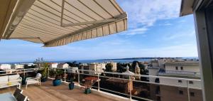 Balkón alebo terasa v ubytovaní Villa sur le toit - Vue mer exceptionnelle