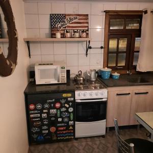 Majoituspaikan NATIVE GOOD VIBES keittiö tai keittotila