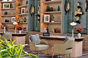 Waldorf Astoria Cairo Heliopolis的休息区