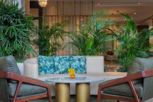 Waldorf Astoria Cairo Heliopolis的休息区