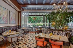 Waldorf Astoria Cairo Heliopolis餐厅或其他用餐的地方