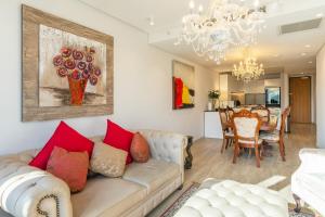 A seating area at De Waterkant Luxury Residences by McStay