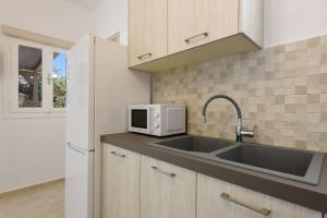 Gallery image of Sea Breeze Studios Paros II in Aliki