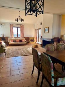 Χώρος καθιστικού στο Casa Rural la Morera