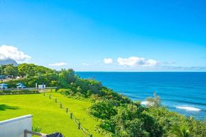 Zdjęcie z galerii obiektu Pu'u Poa 306 - Ocean View, Corner Unit, Full AC, Pool Table w mieście Princeville