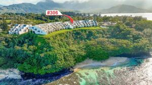 Zdjęcie z galerii obiektu Pu'u Poa 306 - Ocean View, Corner Unit, Full AC, Pool Table w mieście Princeville