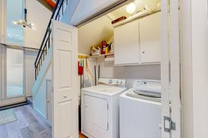 A cozinha ou cozinha compacta de Making Waves, Unit B