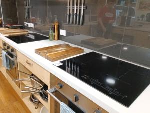 Kuchyň nebo kuchyňský kout v ubytování Adventure Q2 Hostel