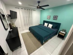 Ein Bett oder Betten in einem Zimmer der Unterkunft Sea Bliss at Sea Palms