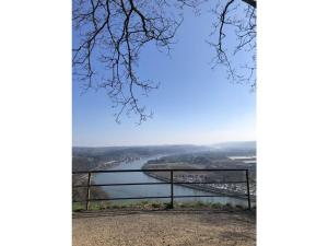 - Vistas al río y al puente en 5 Rheinblick Modern retreat, en Linz am Rhein