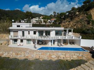 Bazén v ubytování Gran Piscina Hidromasaje playa privada y sauna nebo v jeho okolí