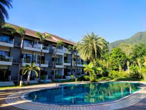 Bazén v ubytování Chang Buri Resort & Koh Chang Hillside nebo v jeho okolí
