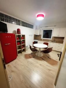 Kuchyň nebo kuchyňský kout v ubytování Apartmán U VINAŘSTVÍ v RD novostavba v Suchohrdly u Znojma + 7 fotografií