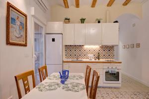 Fotografia z galérie ubytovania Apartment with pool by the beach v destinácii Valencia