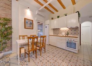 Fotografia z galérie ubytovania Apartment with pool by the beach v destinácii Valencia