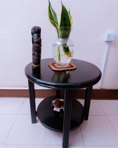 Ảnh trong thư viện ảnh của FARAJA HOMESTAY- Seamless Comfort in the Heart of the City - Free WiFi, Warm Hospitality, and Local Delights Await ở Moshi