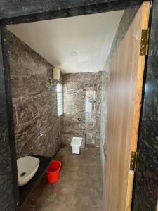 Ένα μπάνιο στο SHRI HARI KRUPA ARCADE