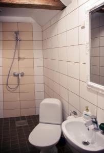 Koupelna v ubytování Pööni Guesthouse