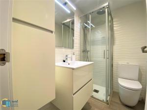 Kúpeľňa v ubytovaní Apartamento Bluedream by Rent Costa Brava