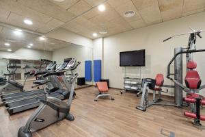 Fitness centrum a/nebo fitness zařízení v ubytování Hotel Best 4 Barcelona