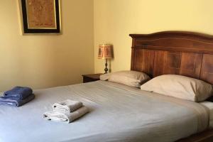 Postel nebo postele na pokoji v ubytování Sea Views / Fabulous Attic / Fast Fibre Optic