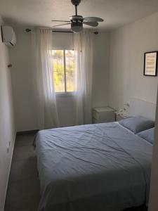 Postel nebo postele na pokoji v ubytování Casa Laura ,Vera Playa + 11 fotografií