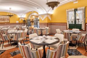 Reštaurácia alebo iné gastronomické zariadenie v ubytovaní Exe Sevilla Macarena