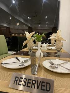 Restoran atau tempat lain untuk makan di Hotel Apple Tree Restaurant & Cafe Bhaderwah