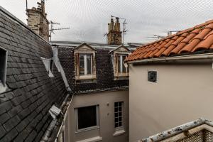 - une vue depuis le toit d'un bâtiment dans l'établissement Central Studio Jacobins AIL, à Lyon