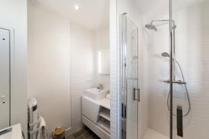 Zdjęcie z galerii obiektu Appartement avec balcon - clim et parking AIL w mieście Lyon