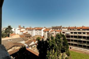 Zdjęcie z galerii obiektu Appartement avec balcon - clim et parking AIL w mieście Lyon
