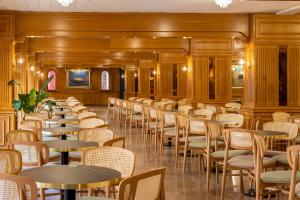 Reštaurácia alebo iné gastronomické zariadenie v ubytovaní htop Amaika & SPA 4Sup - Adults Only #htopBliss
