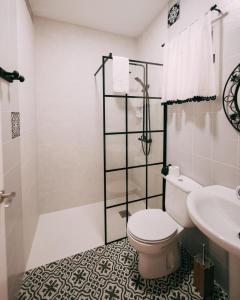 A bathroom at Casa Rural VUT El Rincón de Eulogio