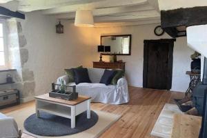 TV a/nebo společenská místnost v ubytování Maison d'Amis + 22 fotografií