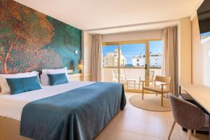 Posteľ alebo postele v izbe v ubytovaní htop Amaika & SPA 4Sup - Adults Only #htopBliss
