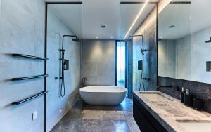 Gallery image of ONYX HOUSE - Wainui Beach in Gisborne +43 photos