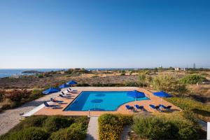 Bazén v ubytování Cretan View Apartments with sea view nebo v jeho okolí