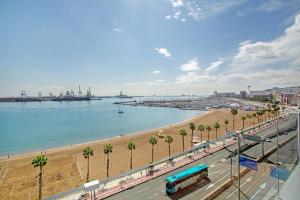 - Vistas a la playa y al océano en autobús en Penthouse Sun beach best view, en Las Palmas de Gran Canaria