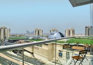Ban công/sân hiên tại First Class Apartments in Seven Palm with direct Access to the West Palm Beach and Nakheel Mall