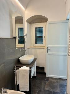 Koupelna v ubytování L' Antico Borgo Ibla