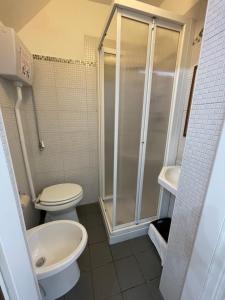 A bathroom at ORTIGIA 26